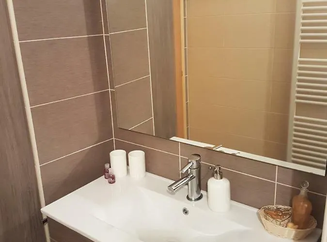 Chuck Διαμέρισμα *